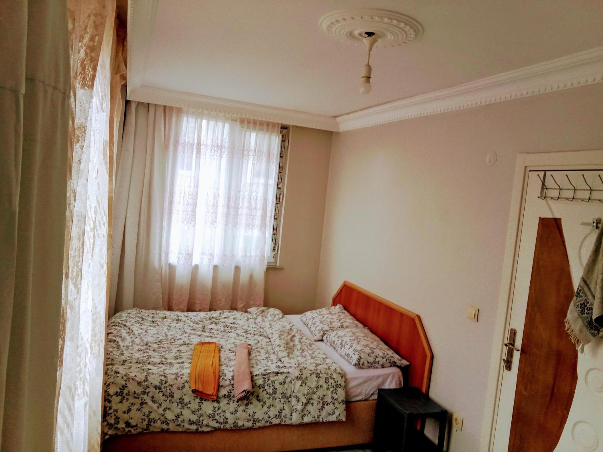 Ahmet Teacher Hotel, 5 Minutes From The Airport Arnavutkoy Dış mekan fotoğraf