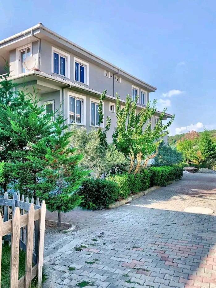 Ahmet Teacher Hotel, 5 Minutes From The Airport Arnavutkoy Dış mekan fotoğraf