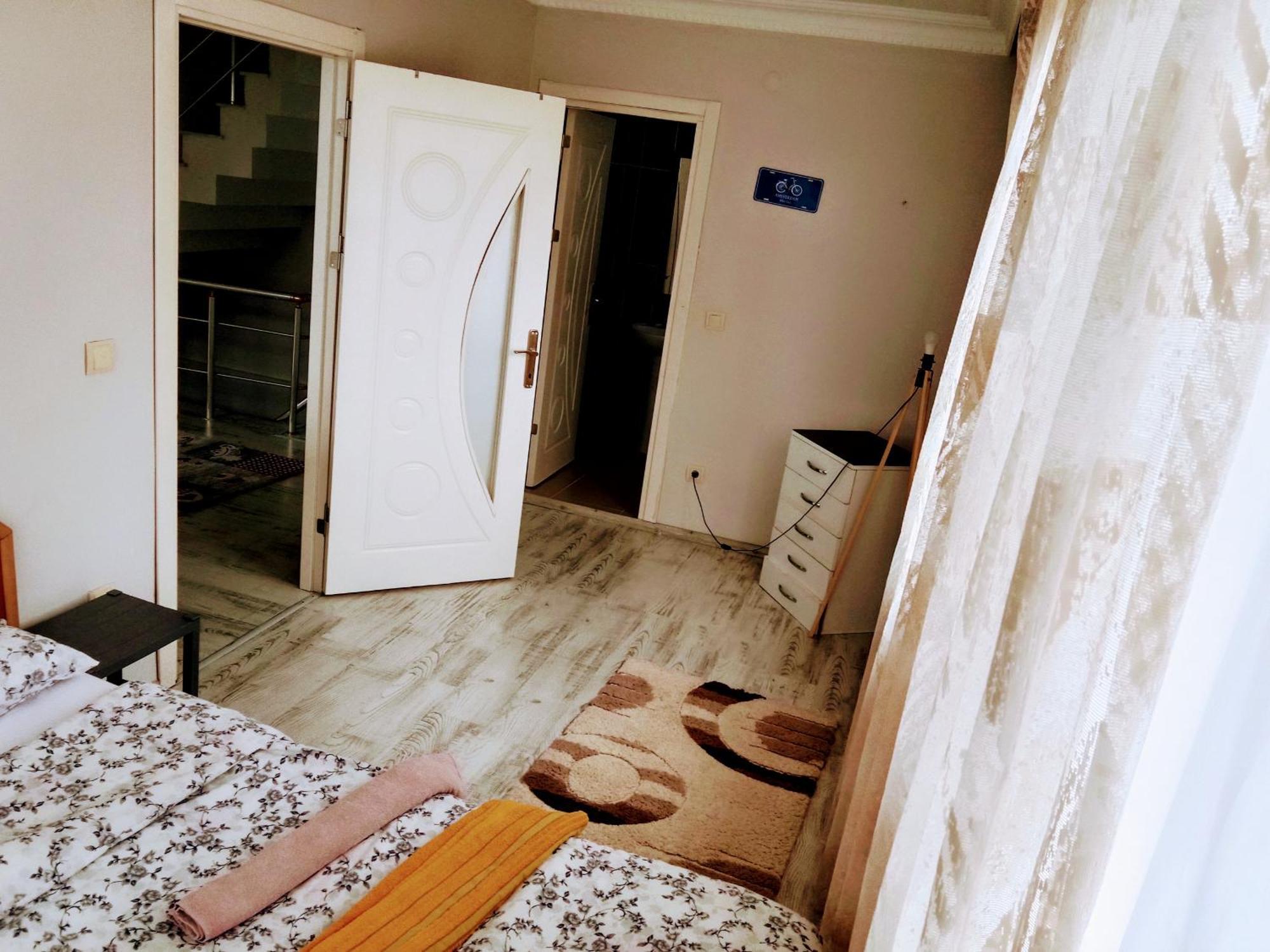Ahmet Teacher Hotel, 5 Minutes From The Airport Arnavutkoy Dış mekan fotoğraf