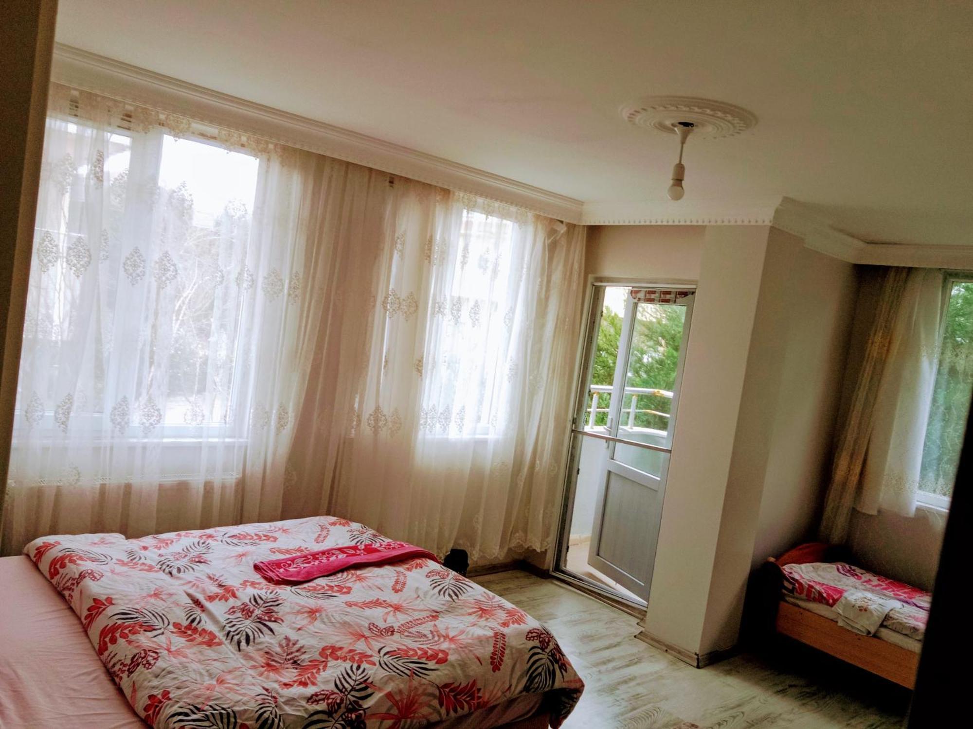 Ahmet Teacher Hotel, 5 Minutes From The Airport Arnavutkoy Dış mekan fotoğraf
