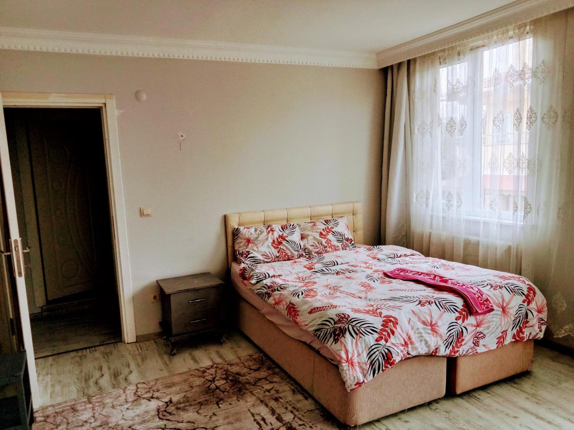 Ahmet Teacher Hotel, 5 Minutes From The Airport Arnavutkoy Dış mekan fotoğraf