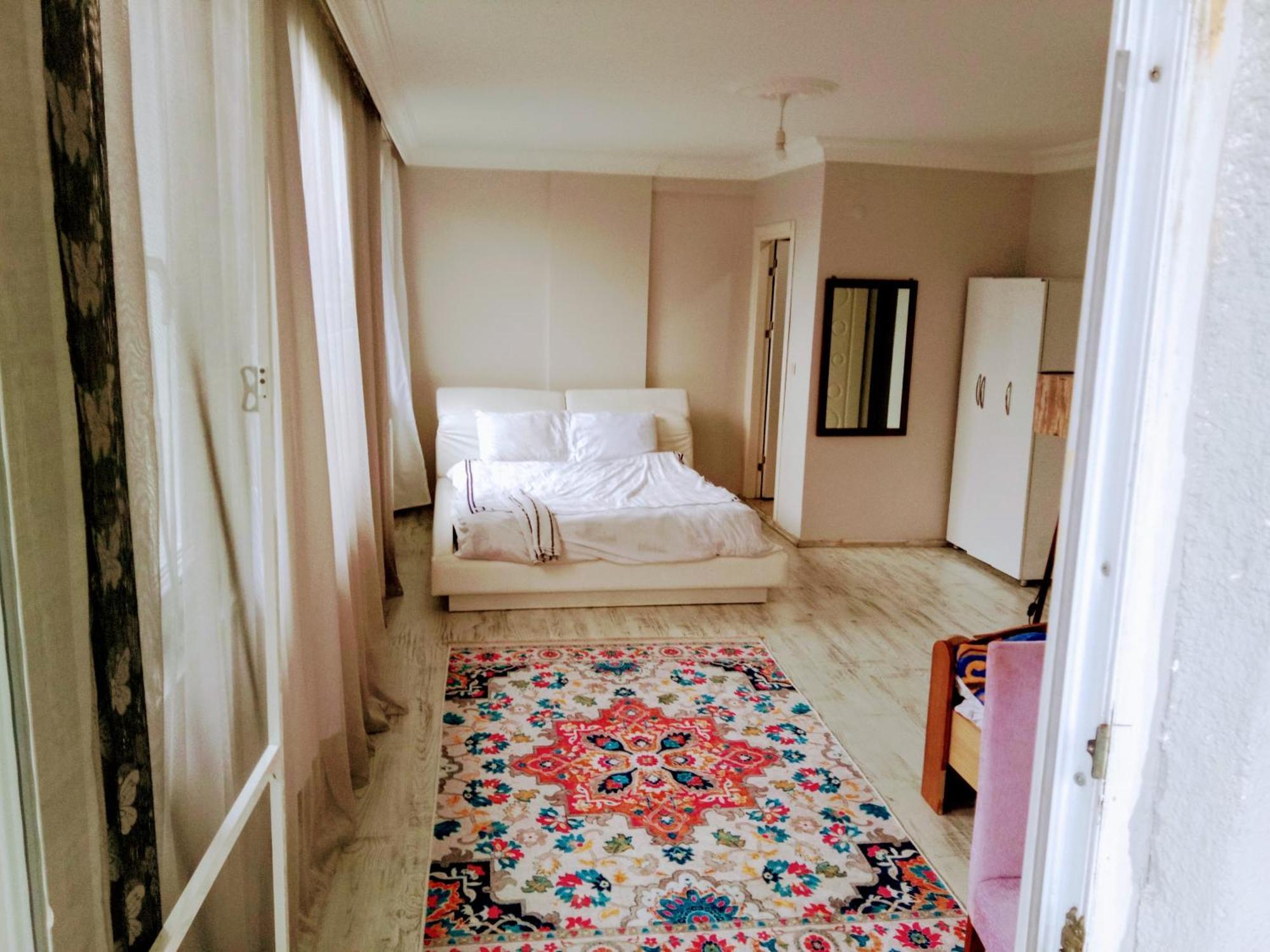 Ahmet Teacher Hotel, 5 Minutes From The Airport Arnavutkoy Dış mekan fotoğraf
